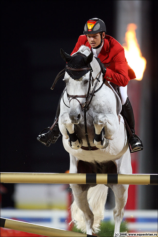 http://www.equestrian.ru/photos/photoreport2008/08_oi/jumping/q2/KSHT5413_kutcher_mark_corne.jpg