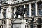 Одна из более сотни конных скульптур в центральных районах Лондона)