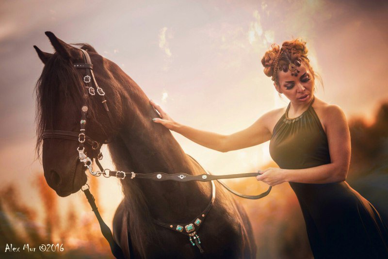 фотография сделана на территории КСК "Любимая конюшня" г. Уфа в кадре фризская кобыла Лизанна Виске и модель Олеся