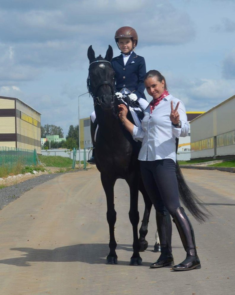 Принцесса Лея и Катя. Первый раз в КСК Maxima Stables. Сентябрь  2016 г. 