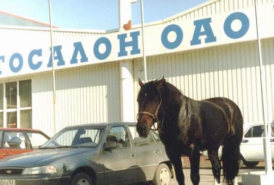 На парковке возле ярмарки, Н. Новгород.