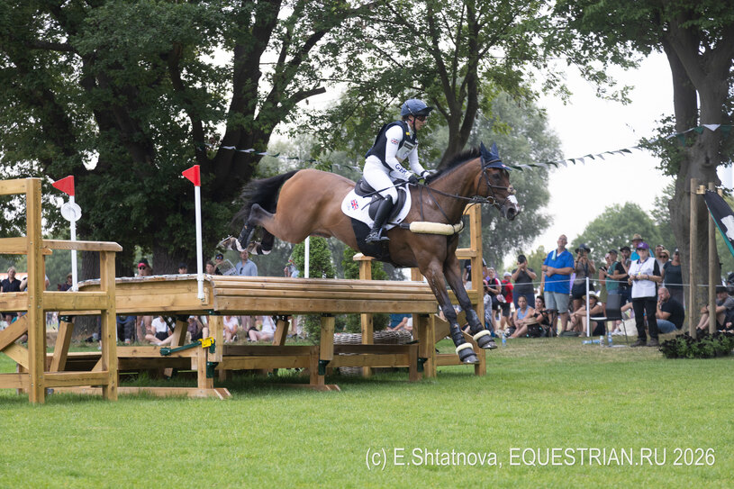 Collett	Laura / London GBR