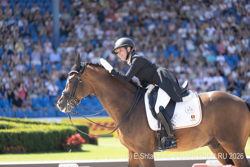Pauluis Larissa / Flambeau