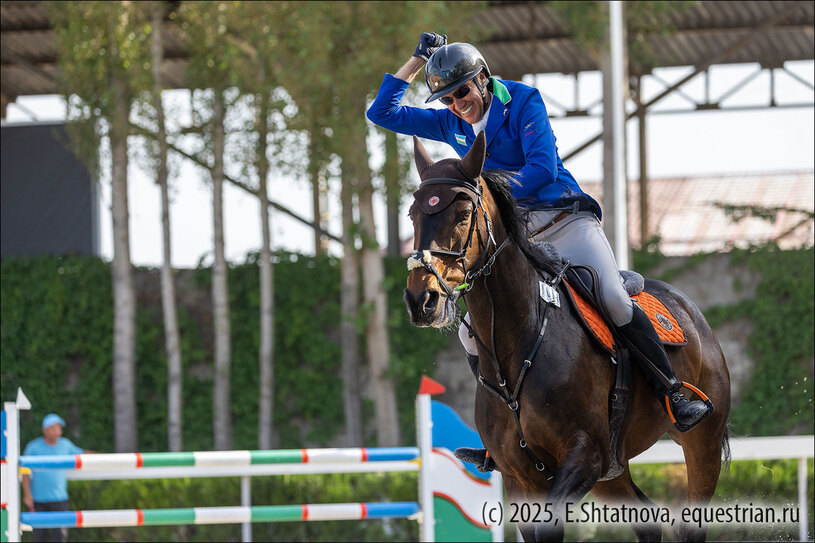 GAZIEV, Bakhromjon / La Blue Rouge