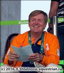 Король Нидерландов Виллем-Александр на трибуне олимпийского турнира по конкуру
