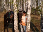 Приятно иногда погулять с лошадкой по лесу!Не правда ли?