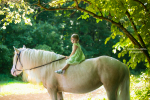Девочка с детства влюблена в лошадей